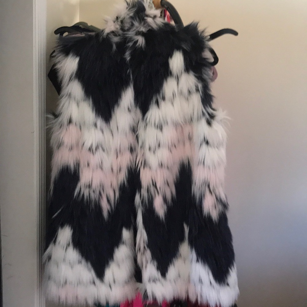Love Token faux Fur Mid length Vest M Medium